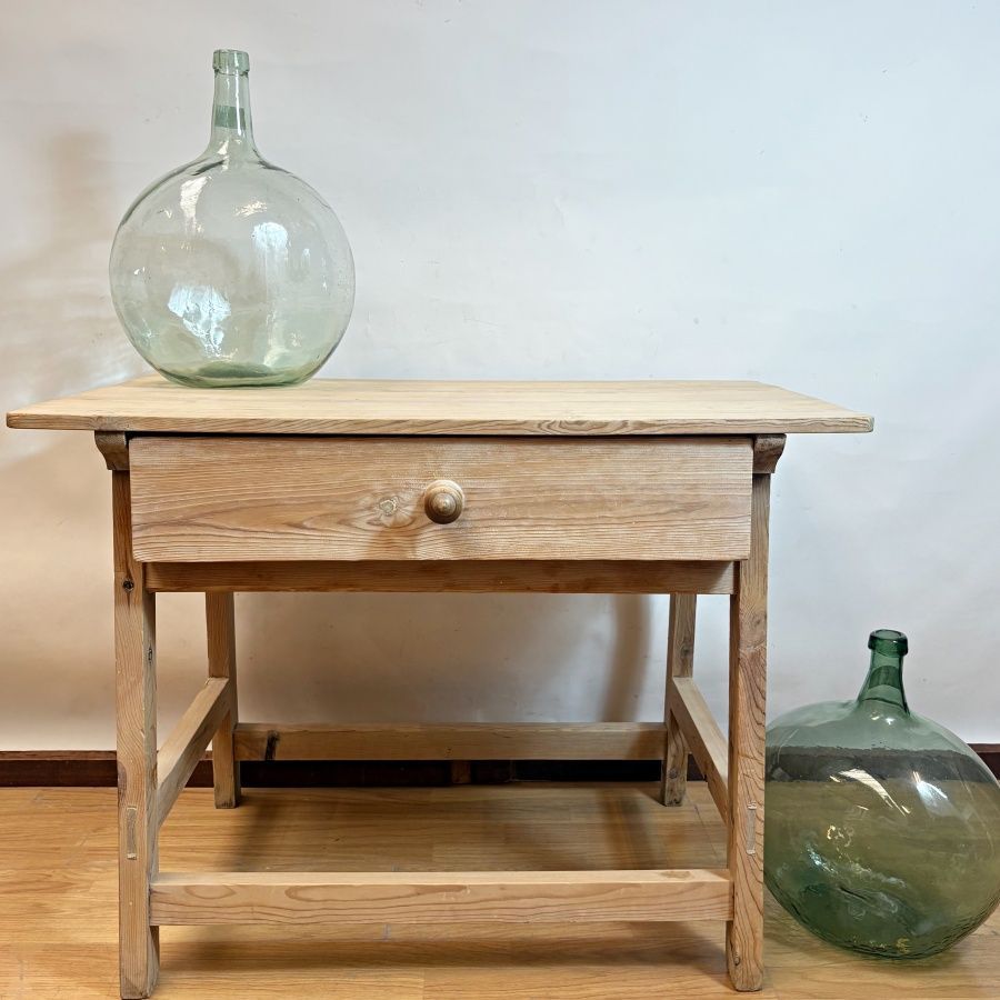 Antigua Mesa Tocinera