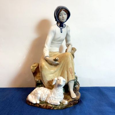 Figura Pastora Porcelana Valenciana
