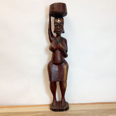Escultura Mujer Africana de Madera
