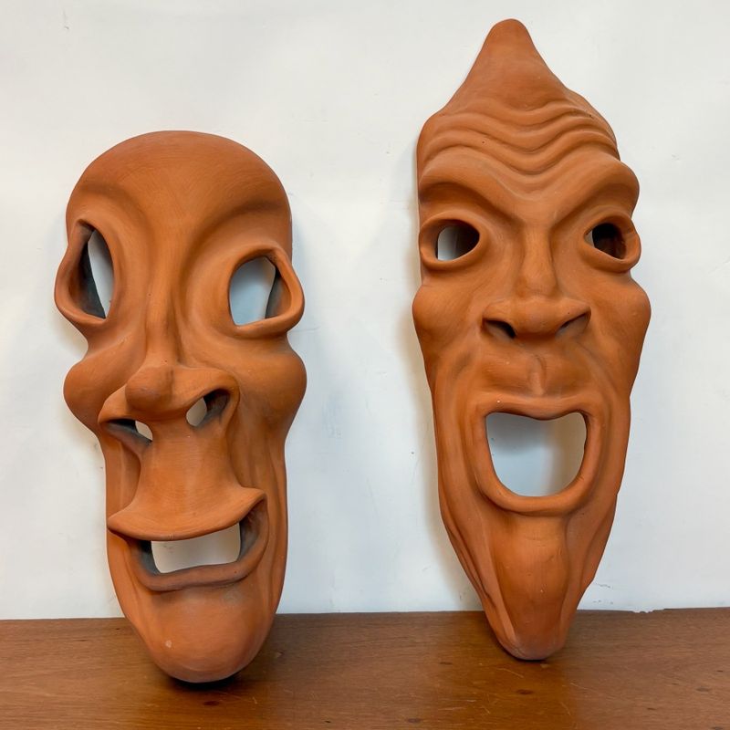 Par de Esculturas de Pared - Mascaras