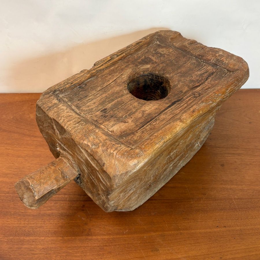 Antiguo Mortero de Madera