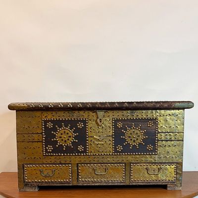 Baúl de Madera con Remaches