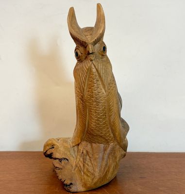 Figura de Búho Tallado en Madera