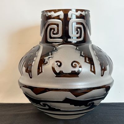Gran Jarrón con Búho Estilizado Gran Jarrón con Búho Estilizado