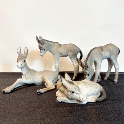 Cuatro Burritos de Porcelana Cuatro Burritos de Porcelana