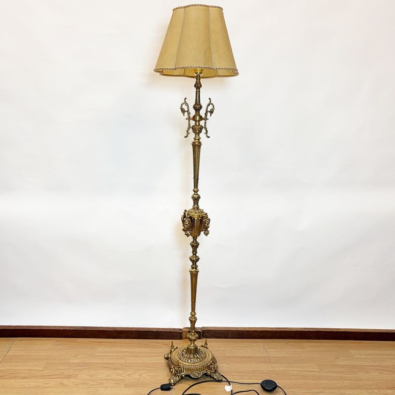 Lámpara Pie Bronce Fundido