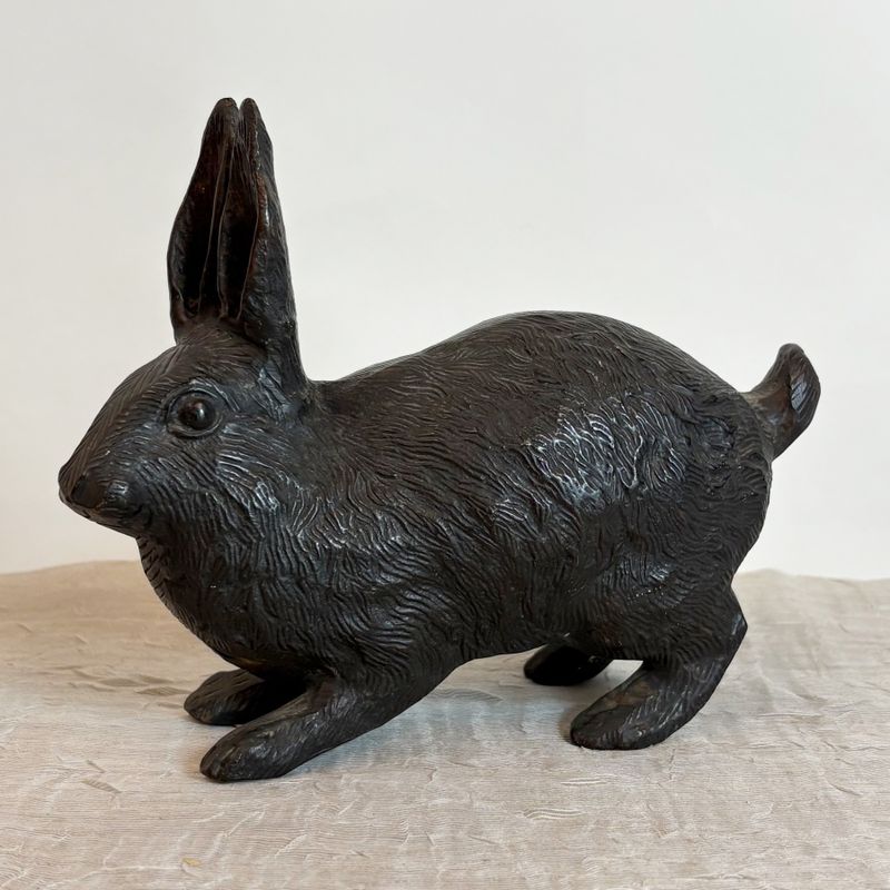Conejo de Bronce Fundido