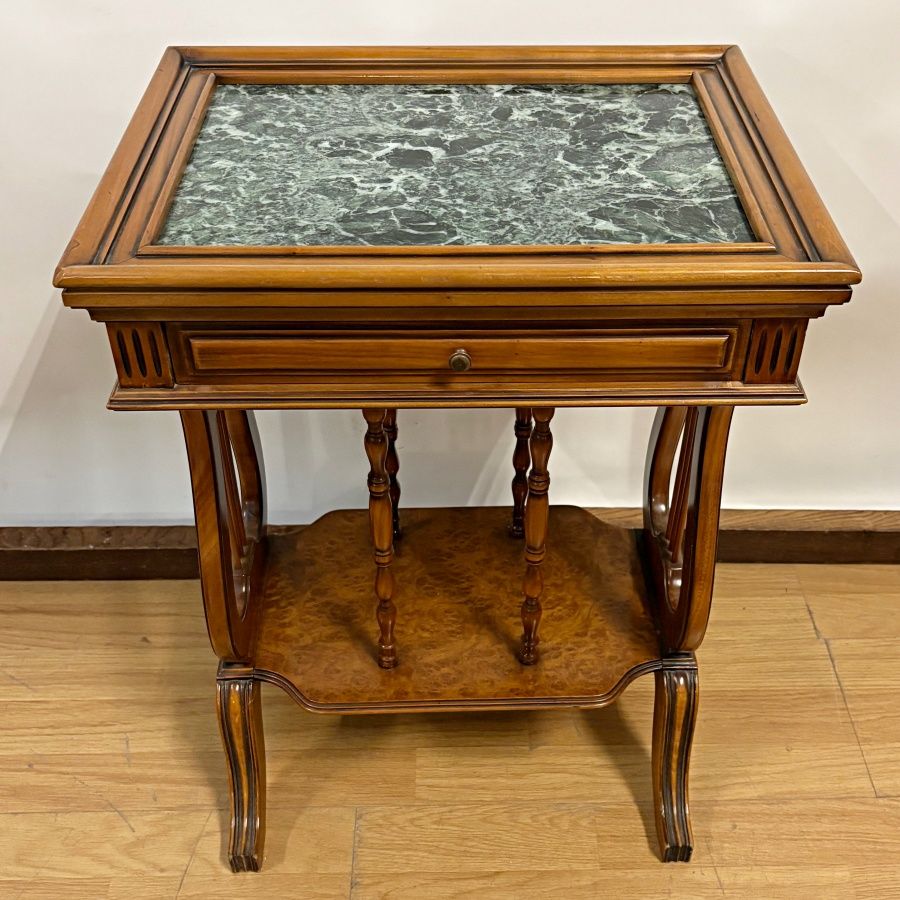 Mesita Auxiliar Estilo Lira Mesita Auxiliar Estilo Lira