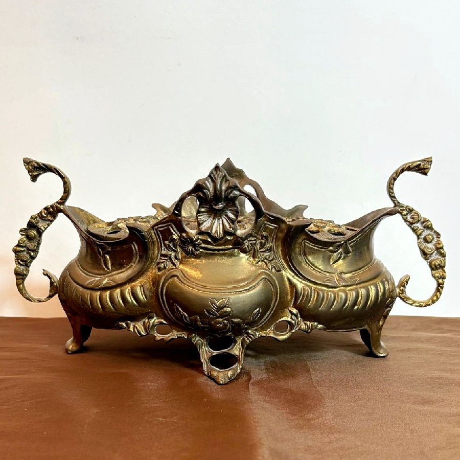 Pequeño Centro Mesa de Bronce Pequeño Centro Mesa de Bronce