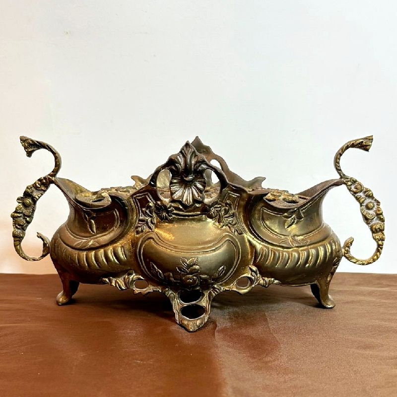 Pequeño Centro Mesa de Bronce Pequeño Centro Mesa de Bronce