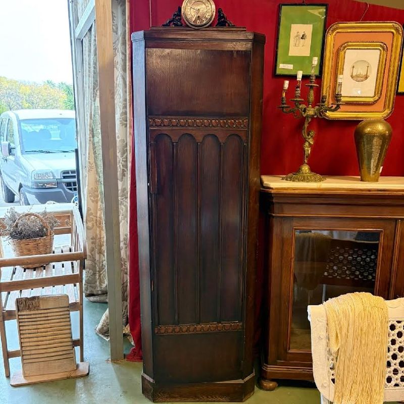 Antiguo Armario de Entrada