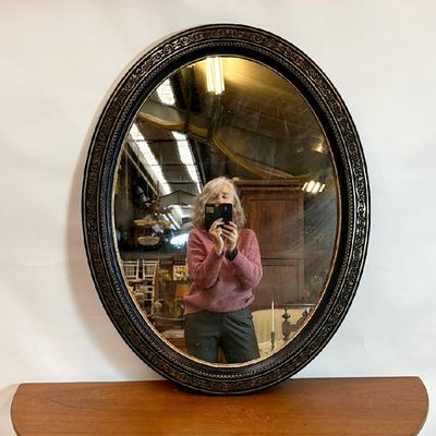 Espejo Antiguo con Marco Oval