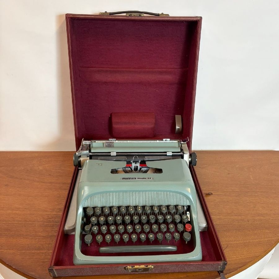 Olivetti Studio 44