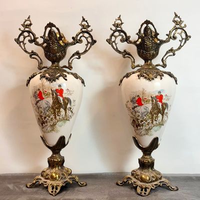 Jarrones de Bronce y Cerámica