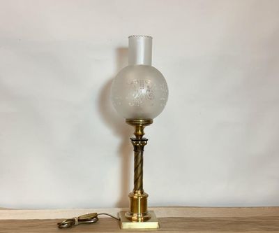 Lámpara Capitel Corintio