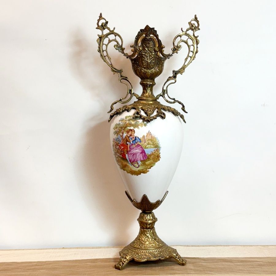 Jarrón de Bronce y Cerámica