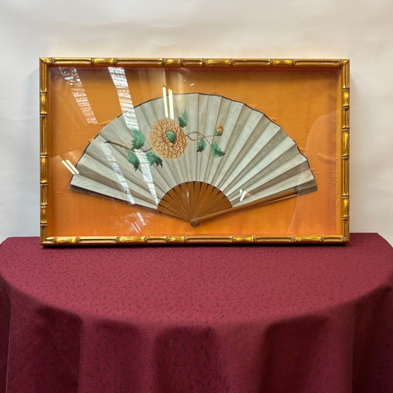 Abanico Decorativo en Abaniquera
