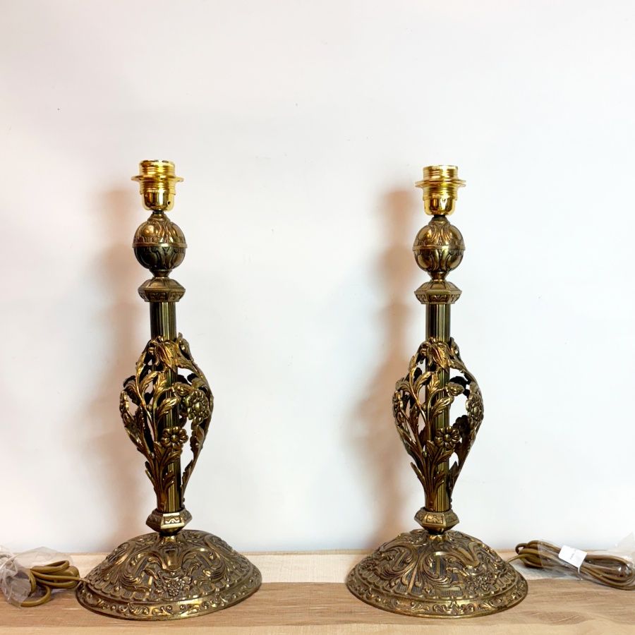 Pareja de Pie de Lámpara