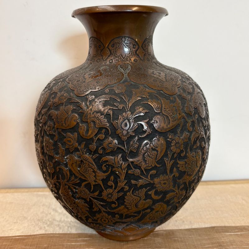 Antiguo Jarrón de Artesanía Persa