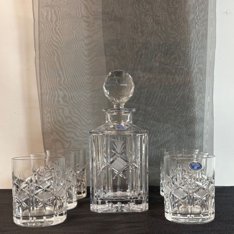 Licorera con Seis Vasos