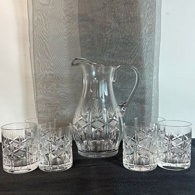 Jarra con Seis Vasos