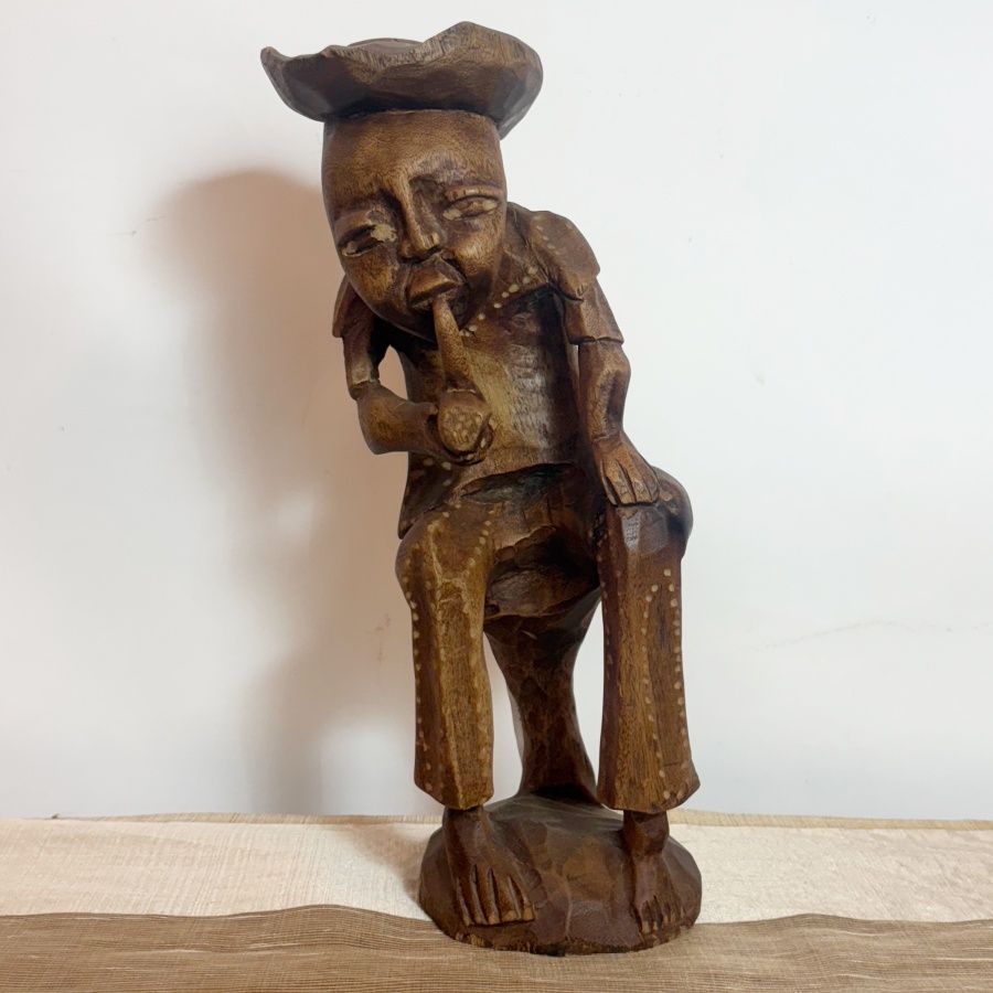 Talla Hombre Fumando