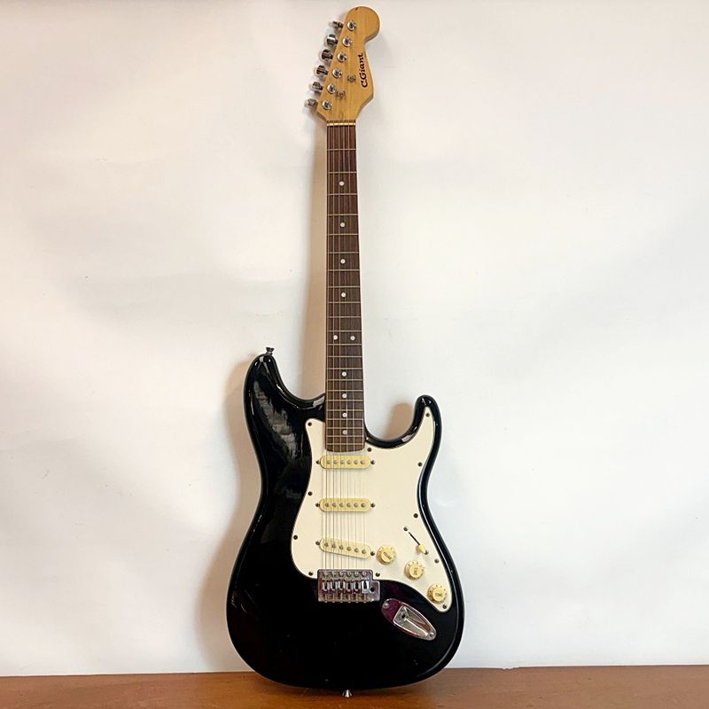 Guitara Eléctrica Marca C. Giant