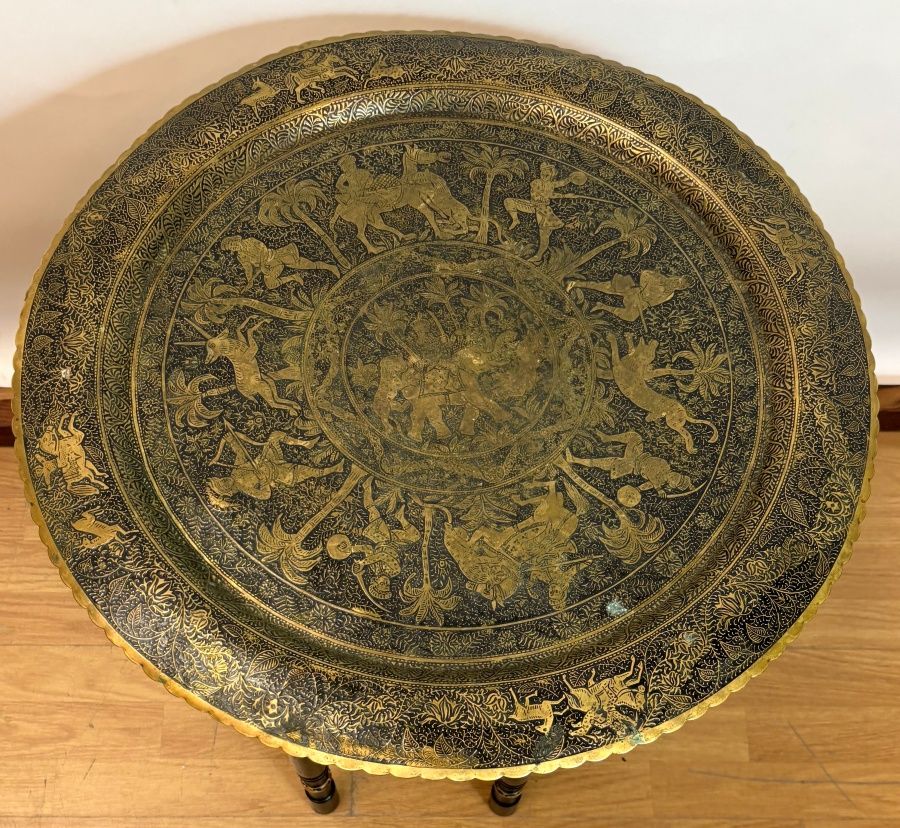 Mesa Redonda con Bandeja