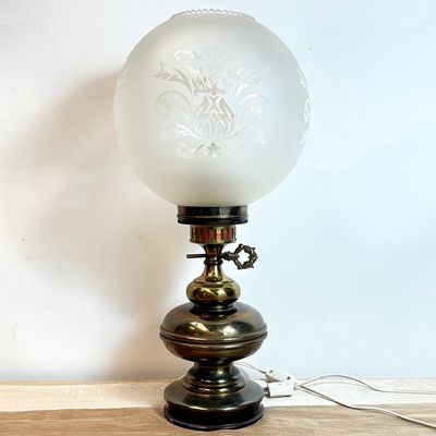 Lámpara de Mesa Tipo Quinqué