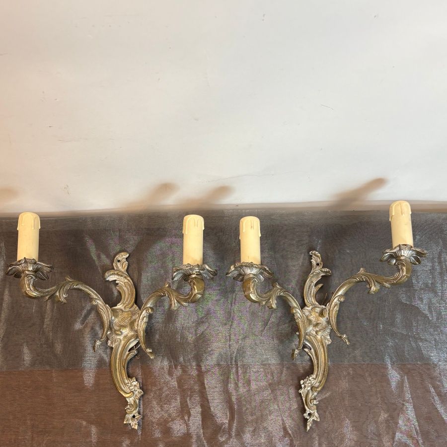 Pareja de Apliques de Bronce