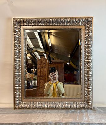 Espejo con Marco Plateado