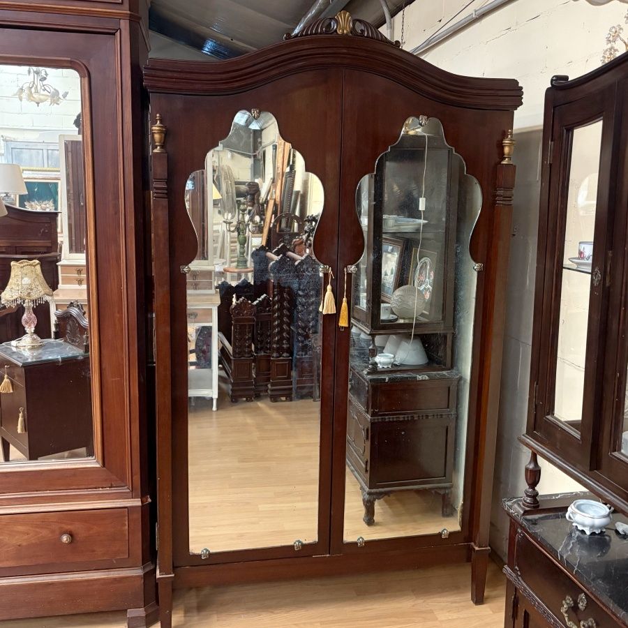 Armario de Dos Puertas Estilo Francés