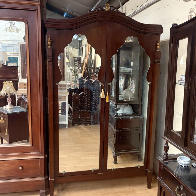 Armario de Dos Puertas Estilo Francés