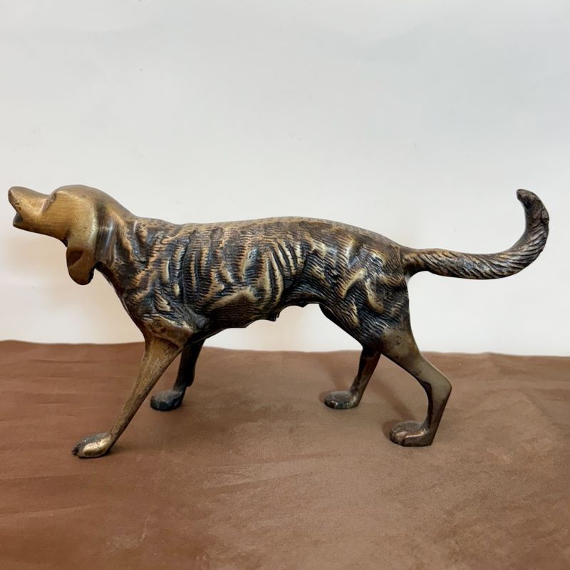 Figura de Perro de Latón Figura de Perro de Latón