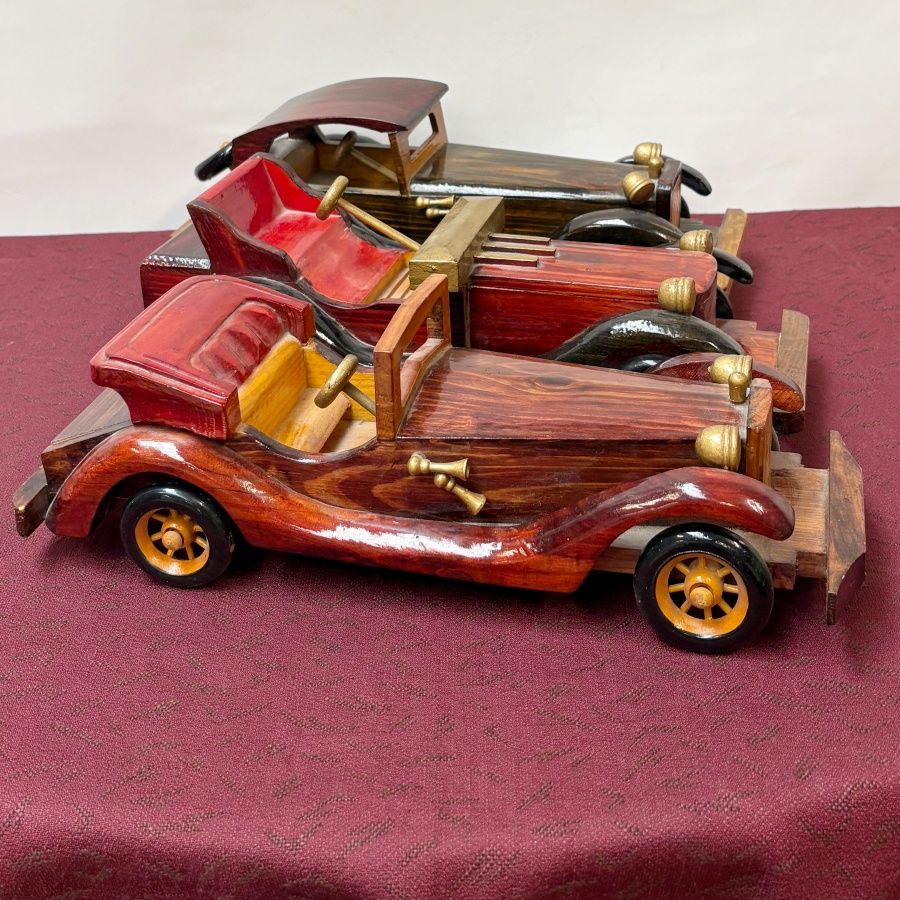 Maquetas de Coches Clásicos en Madera Maquetas de Coches Clásicos en Madera