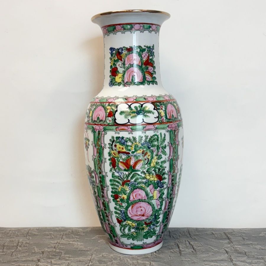 Jarrón de Porcelana Estilo Macao