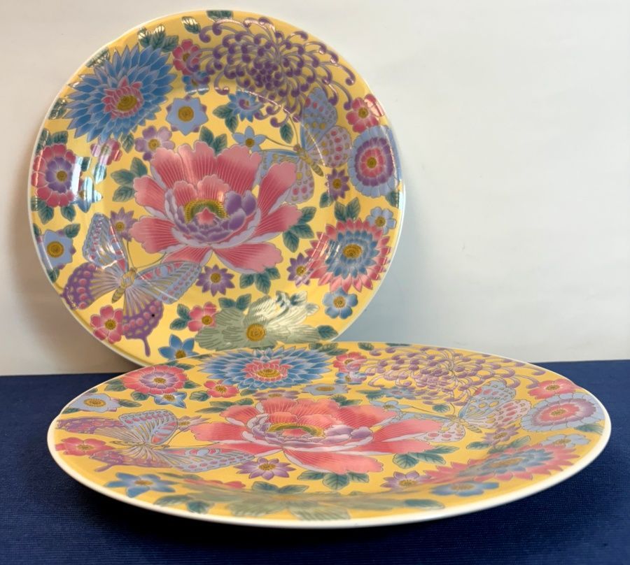 Par de Platos Flores y Mariposas