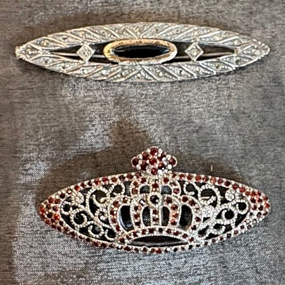 Lote de Dos Broches de Plata de Ley Lote de Dos Broches de Plata de Ley
