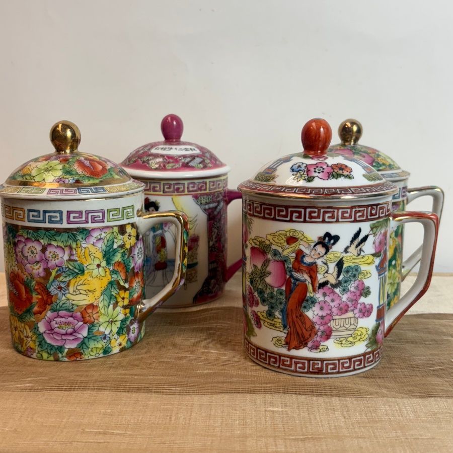 Lote Cuatro Tazas de Té con Tapa Lote Cuatro Tazas de Té con Tapa