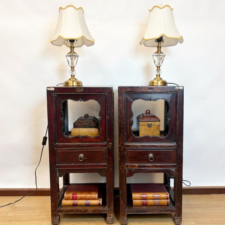 Pareja de Muebles Auxiliares Orientales Pareja de Muebles Auxiliares Orientales