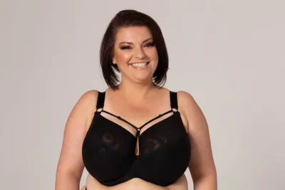 EWA MICHALAK FB PLUNGE BLACKJACK