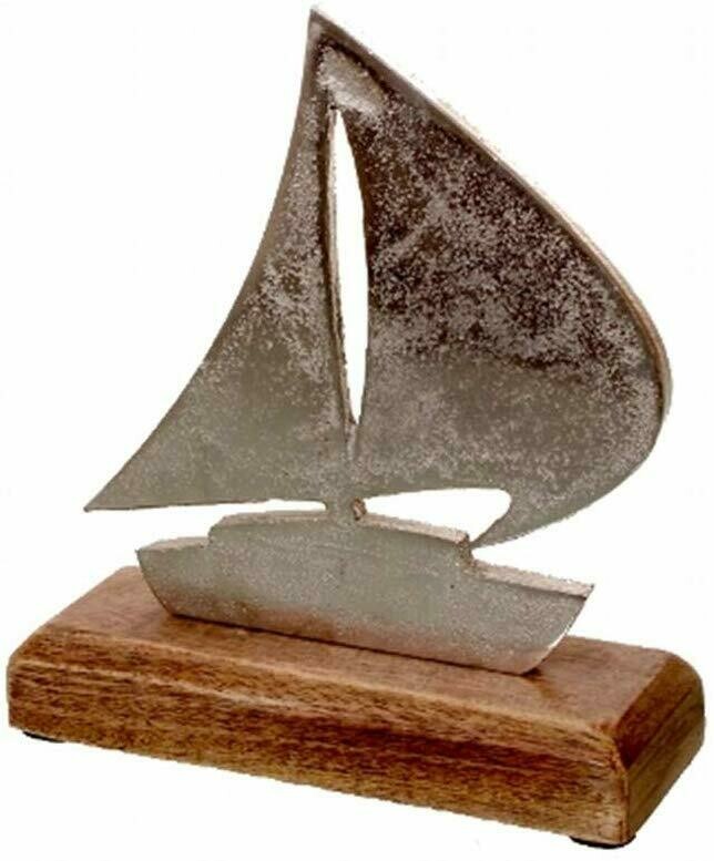 Segelboot auf Stand, vernickelt, Aluminium und Mangoholz, ca 15x5x18 cm