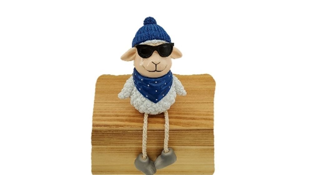 Kantenhocker Schaf-Figur mit Sonnenbrille und Blauer Mütze, Polyresin, ca. 6x6x7 cm Kantenhocker Schaf-Figur mit Sonnenbrille und Blauer Mütze, Polyresin, ca. 6x6x7 cm