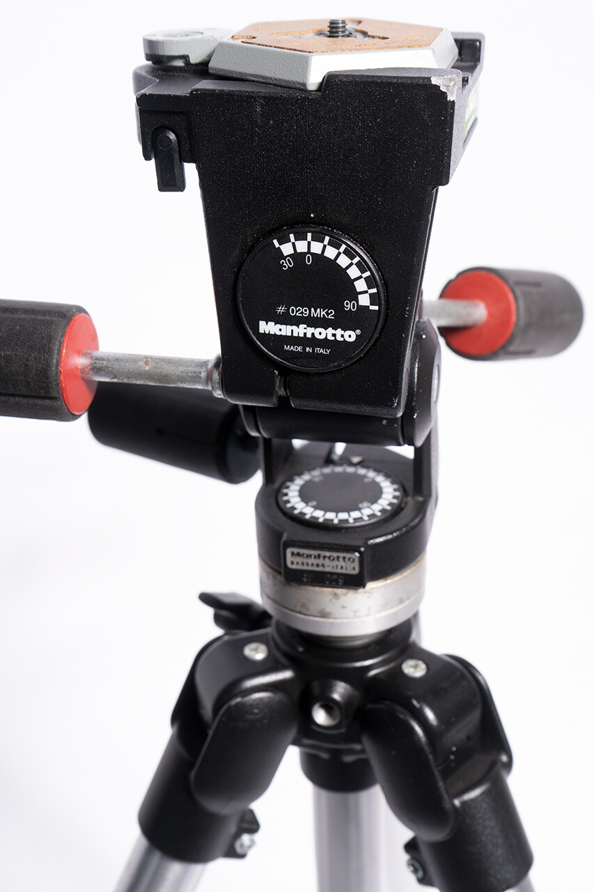 Manfrotto 055 Treppiede Video Con Testa 502 - Kit Alluminio Per Videocamere E Fotocamere, Professionale - Foto 4