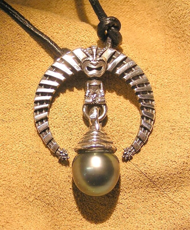 Round Kanaloa Pendant-Small