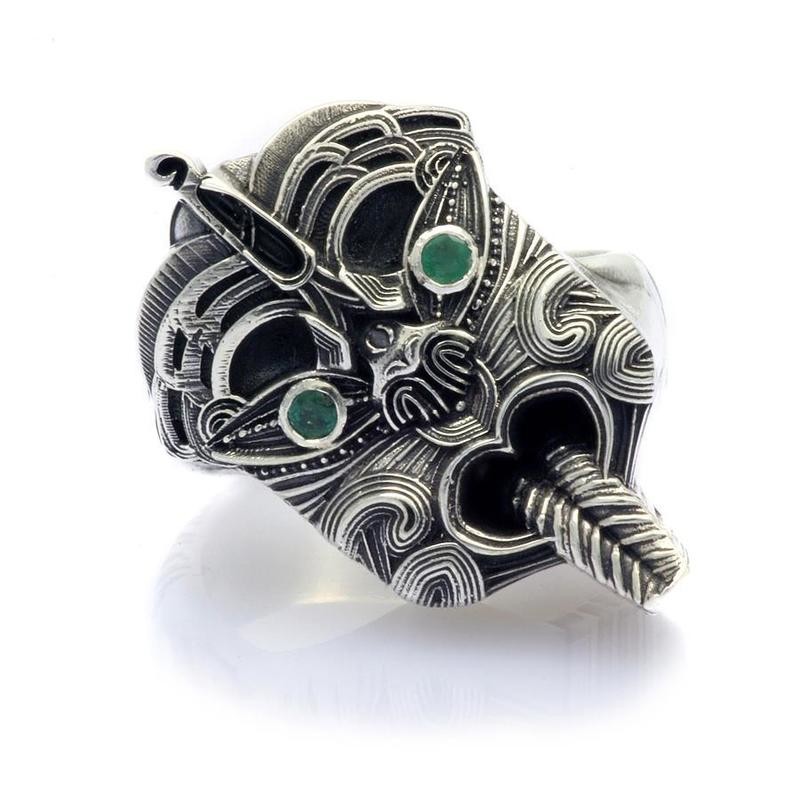 Mutu Ring with Emerald Eyes