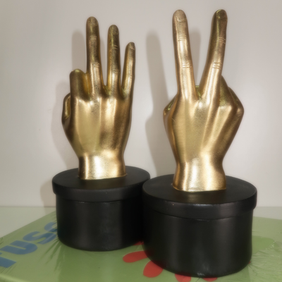 BLACK BOX /GOLD RESIN HANDS