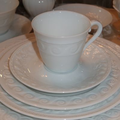 LOUVRE -ESPRESSO CUP AND SAUCER EXTRA