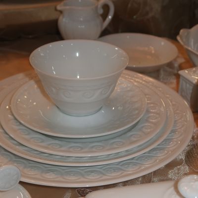 LOUVRE -TEA CUP AND SAUCER