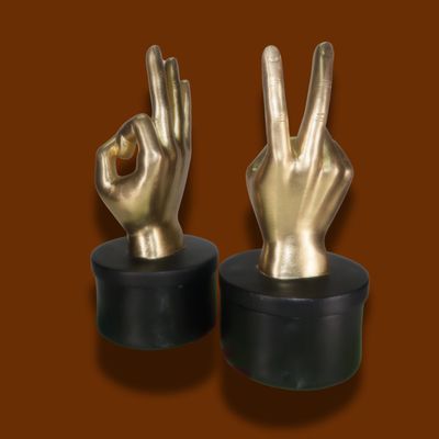 BLACK BOX /GOLD RESIN HANDS